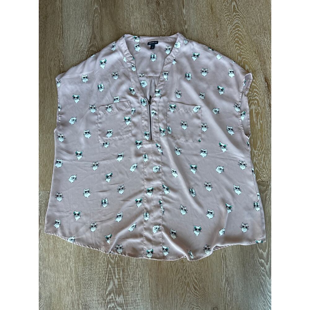 Torrid 2X Cat Print Blouse Pink Zip Front Short Sleeve Lightweight Top